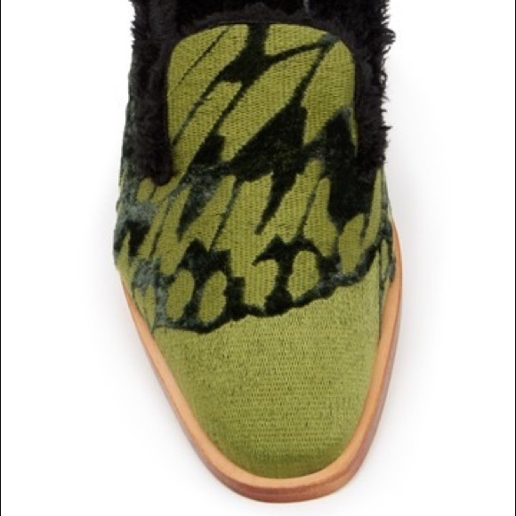Free People Butterfly Effect Faux Fur Mule Size 37 Green Slip On New - Picture 2 of 12